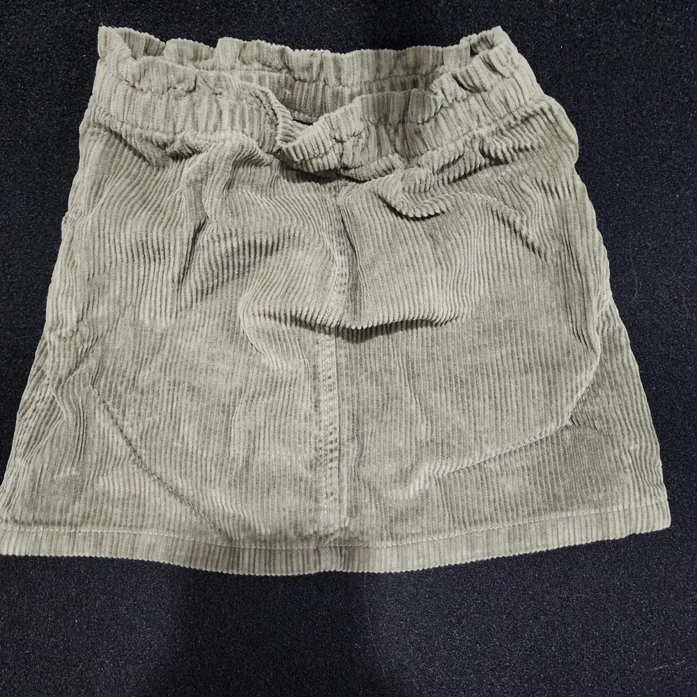 Old Navy Toddler Girls Sage Green Corduroy Skirt Elastic Waist‎ 4T Olive Ribbed